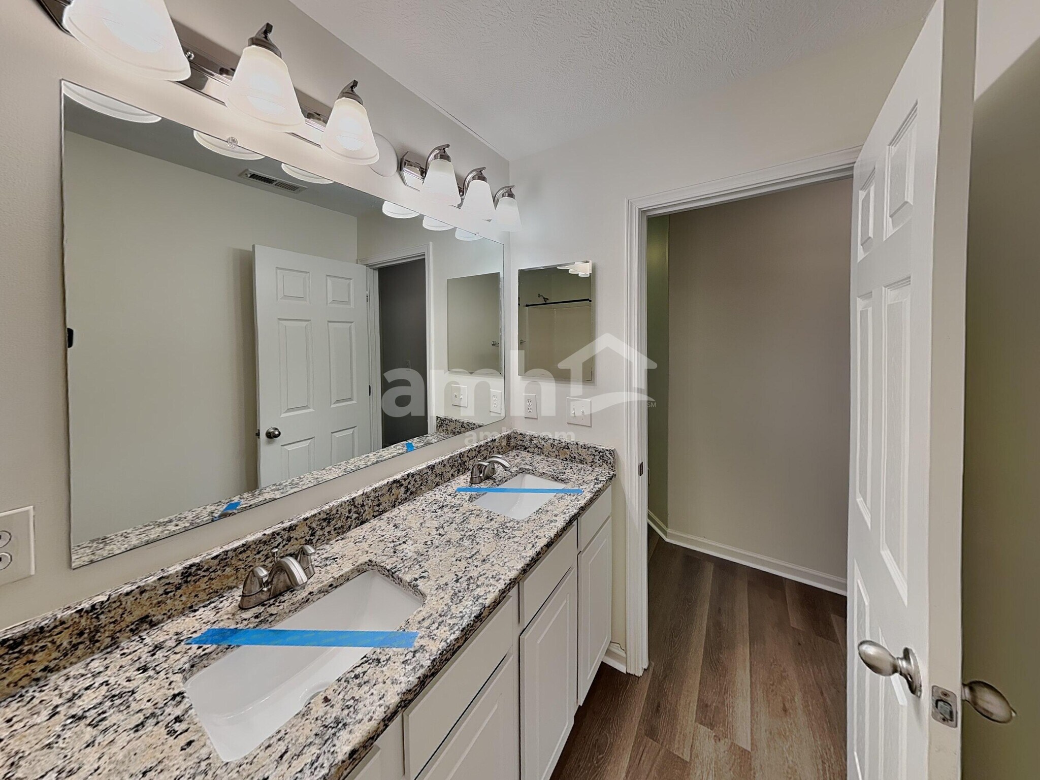 Building Photo - 524 Corbel Dr