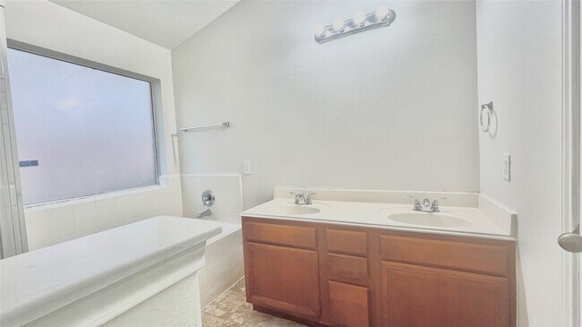 Building Photo - 18311 Melissa Springs Dr