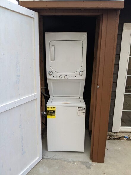 Building Photo - 3816 Laurel Canyon Blvd