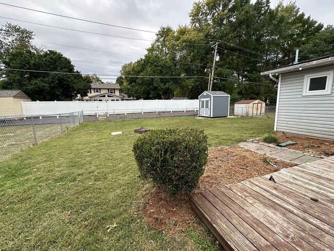 Building Photo - 319 Joy Dr