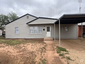 Building Photo - 4-bedroom, 1.5-bathroom rent house located...