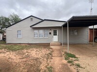 Building Photo - 4-bedroom, 1.5-bathroom rent house located...
