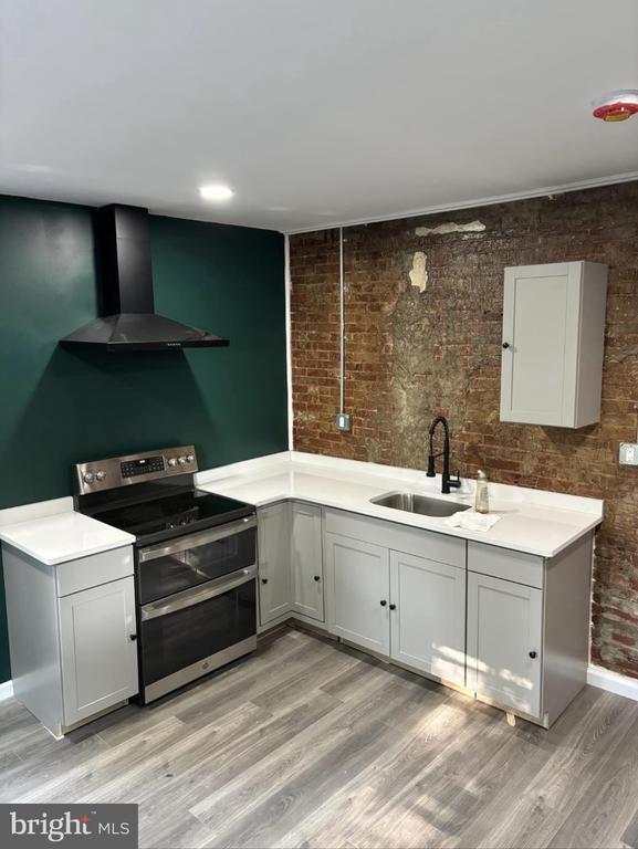 Building Photo - 1809 Broadway