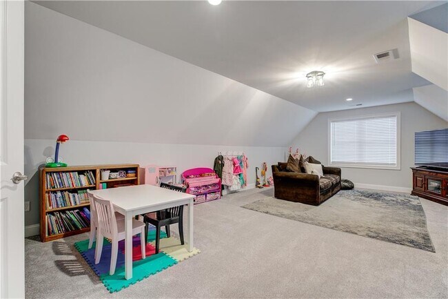 Building Photo - 142 Ferreira Ave