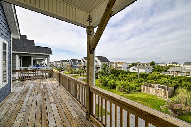 Building Photo - PET FRIENDLY FURNISHED OFF-SEASON RENTAL A...