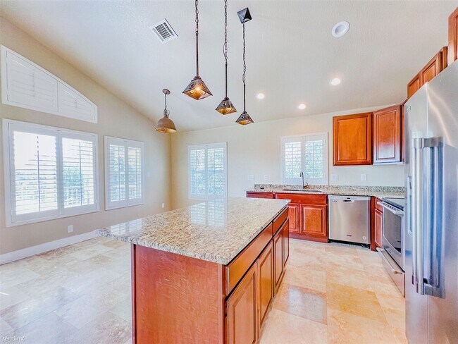 Building Photo - 5 br, 3 bath House - 112 Ridge Harbor Dr