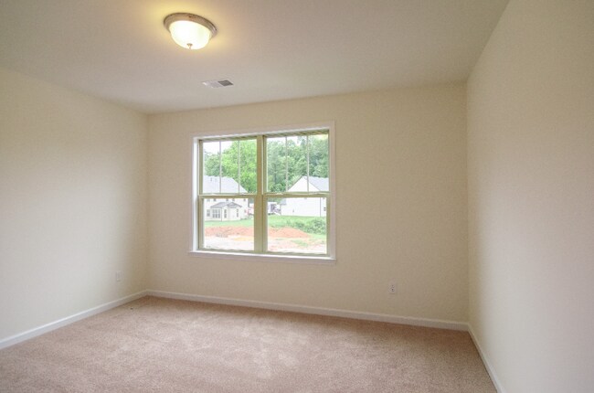 Building Photo - 2 Dansford Ln