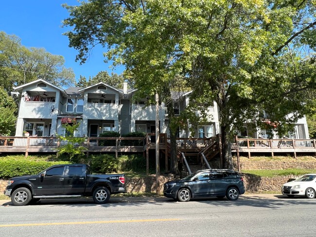 Primary Photo - 1814 Kavanaugh Blvd