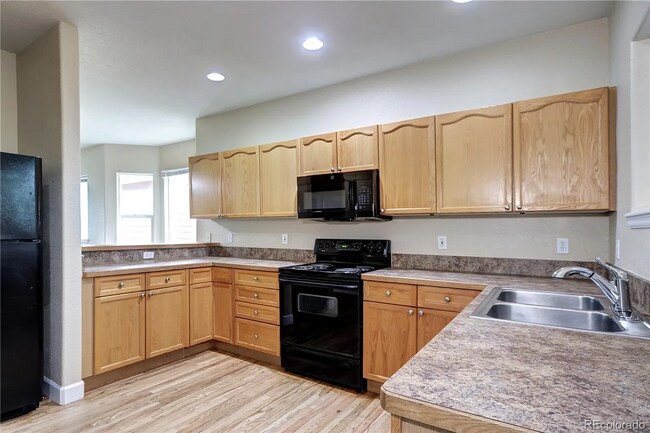 Building Photo - 3 bed / 2.5 bath duplex in Castle Rock!! -18 month lease preferred