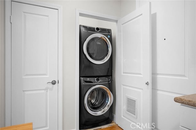 Building Photo - 6938 Laurel Canyon Blvd