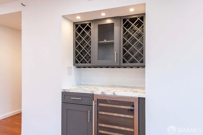 Building Photo - 101 Lombard St