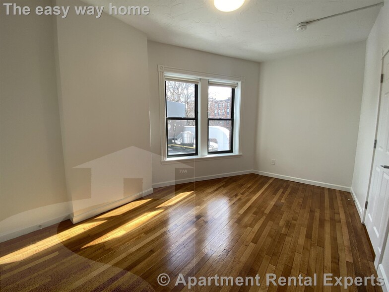Building Photo - 434 Massachusetts Ave