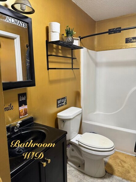 Bathroom - 1006 Tuscaloosa St