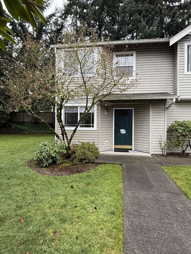 Primary Photo - Warm & Cozy 2BD/1.5BTH Townhome for Rent i...