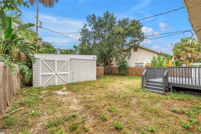 Building Photo - 116 16th Ave SE