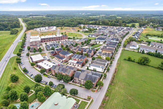 Building Photo - Gorgeous 3 Story 4 Bedroom Pet Friendly Home For Rent!