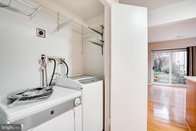 Building Photo - 3783 Persimmon Cir