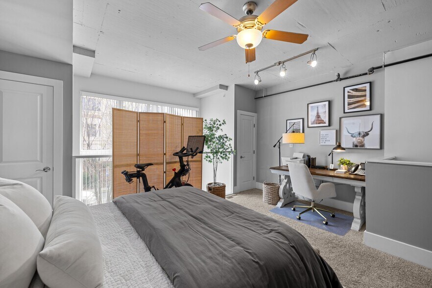 Building Photo - 444 S Blount St