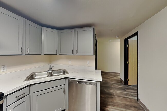 Building Photo - 215 Stanton Ave