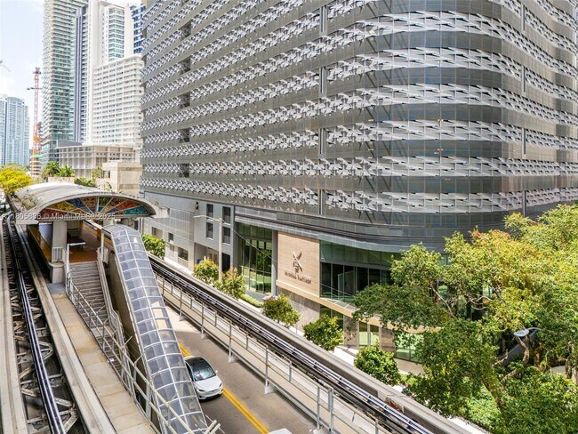 Building Photo - 1000 Brickell Plaza