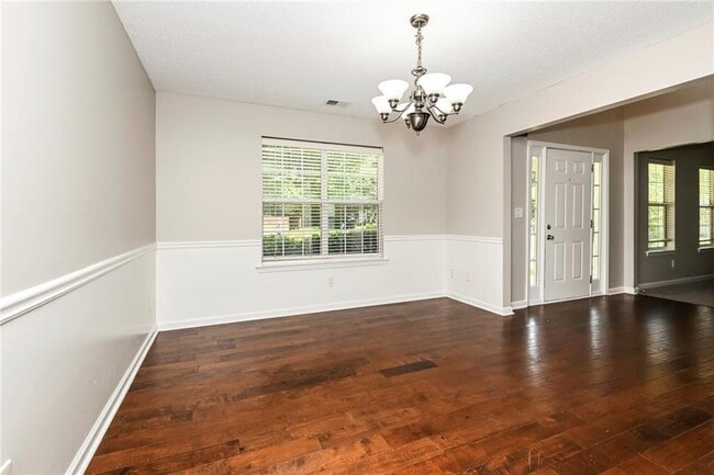 Building Photo - 418 Silverleaf Ln