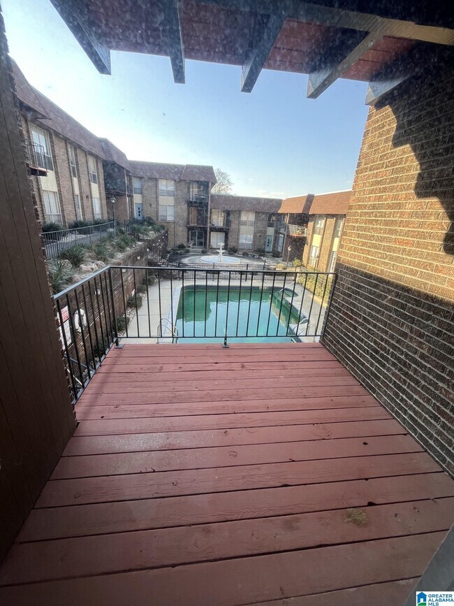 Building Photo - 1340 32nd St S