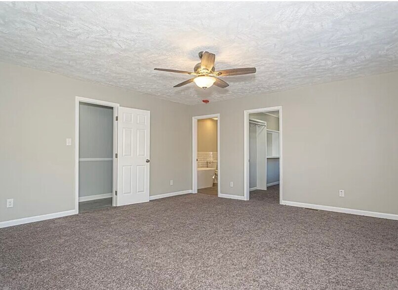 Building Photo - 5105 Palmetto Ln