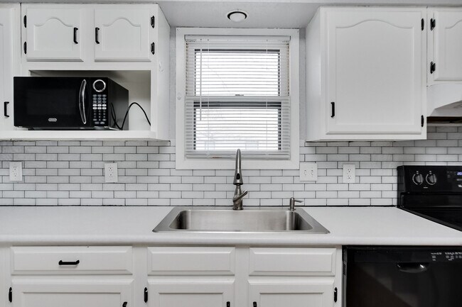 Building Photo - 2300 Avenue F