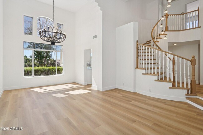 Building Photo - 5953 W Aurora Dr