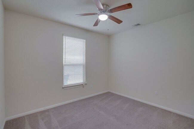 Building Photo - 14005 Hedera Dr