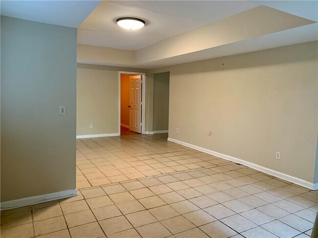 Building Photo - 5931 Kay Dr NW