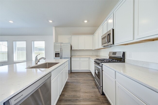 Building Photo - 5023 Lavaridge Dr