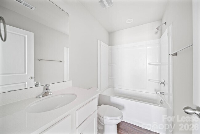 Building Photo - 715 Lackey St