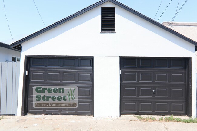 Building Photo - 3851 Menlo Ave
