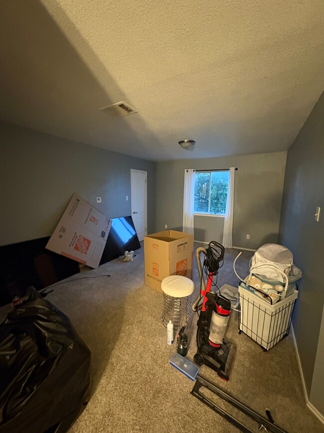 Building Photo - 2014 Charlotte Way