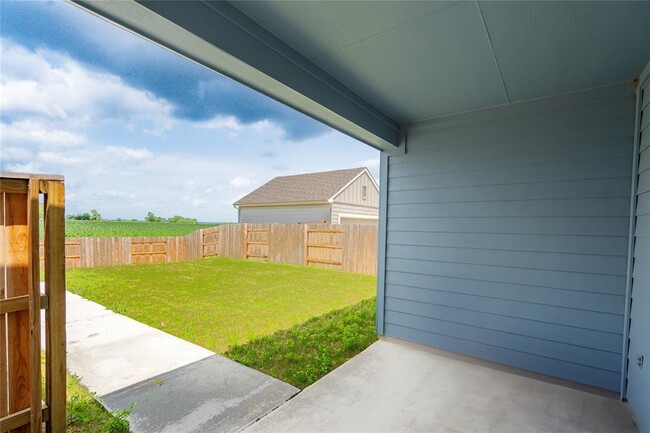 Building Photo - 301 Elm Br Trl