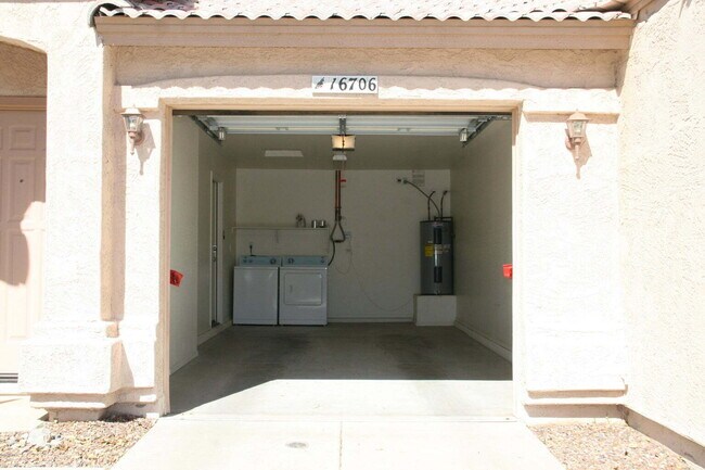 Building Photo - DESERT FOOTHILLS VILLAS TOWNHOUSE