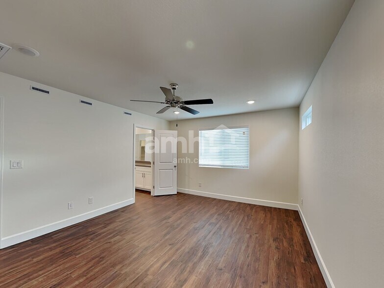 Building Photo - 8815 Carmine Cob Ave
