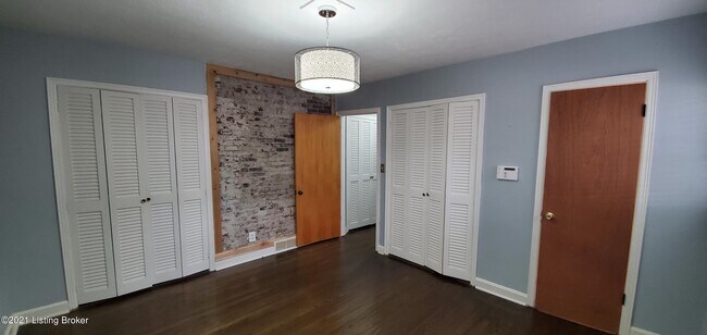 Building Photo - 3013 Wellbrooke Rd