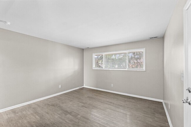 Building Photo - 1549 Oakland Park Ave