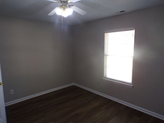 Building Photo - 1019 Furia Dr