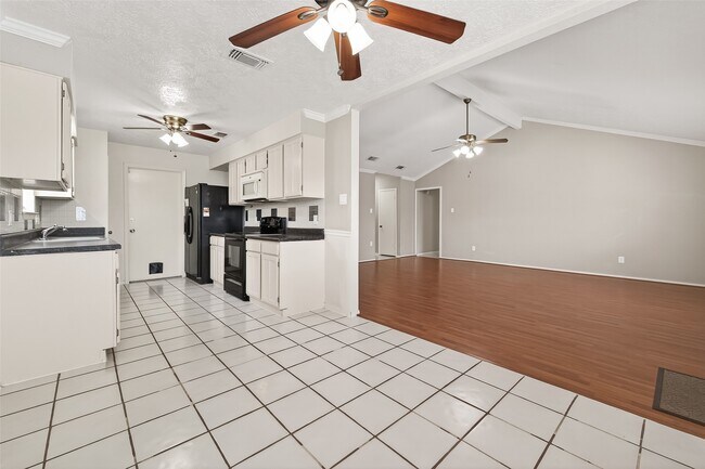 Building Photo - 6630 Harpers Dr