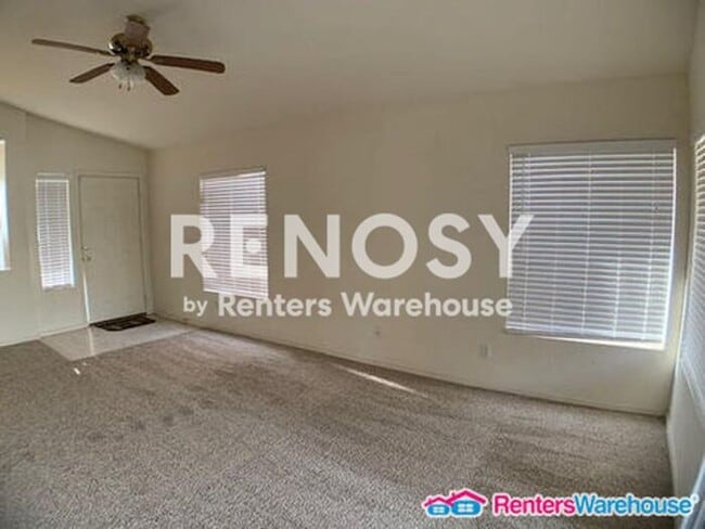 Building Photo - Ideal 3 Br 2 Ba 2 Cg Home Near Loop 303 & Greenway in Surprise!