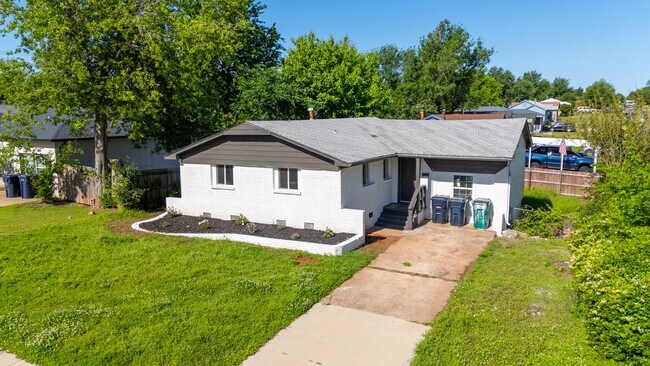 Building Photo - 4-Bed Home Available for Lease & Rent to Own!