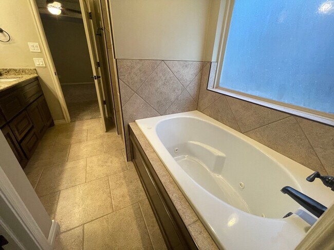 Building Photo - Deer Creek Schools