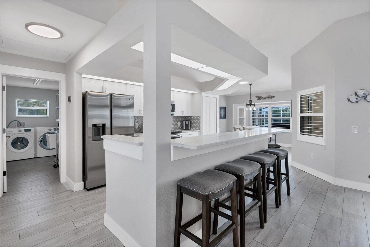 Building Photo - 5520 Almar Dr