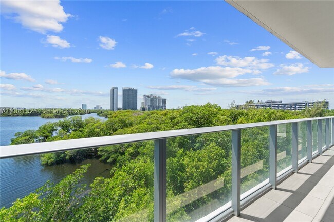 Building Photo - 17111 Biscayne Blvd