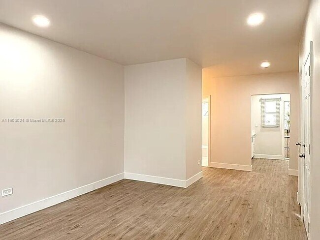 Building Photo - 1537 Jefferson Ave