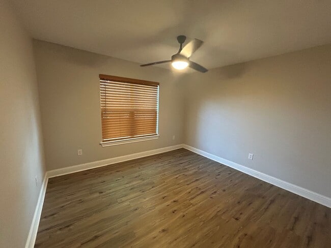 Building Photo - Updated McGregor Home