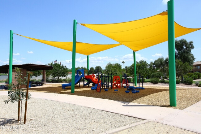 Building Photo - 12152 N Finch Dr